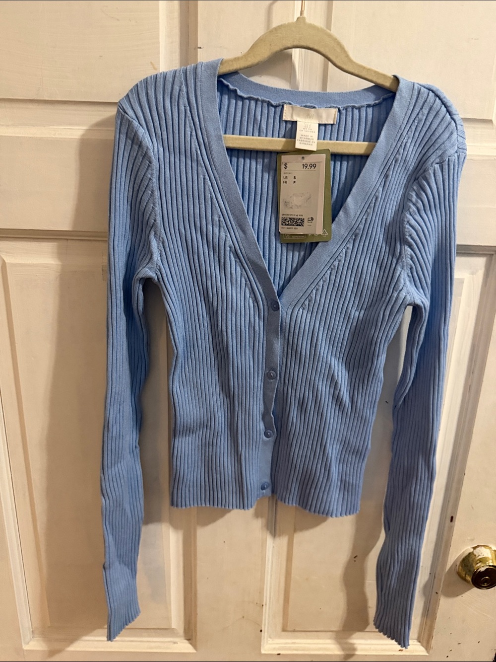 NWT H&M Ribbed V-Neck Button-Front Cardigan in Light Blue - Women size small